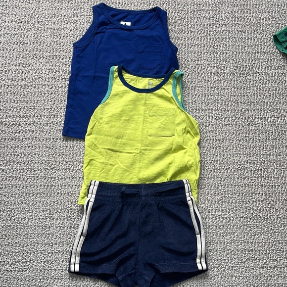 Baby Gap 18-24 summer lot! - Picture 3 of 4